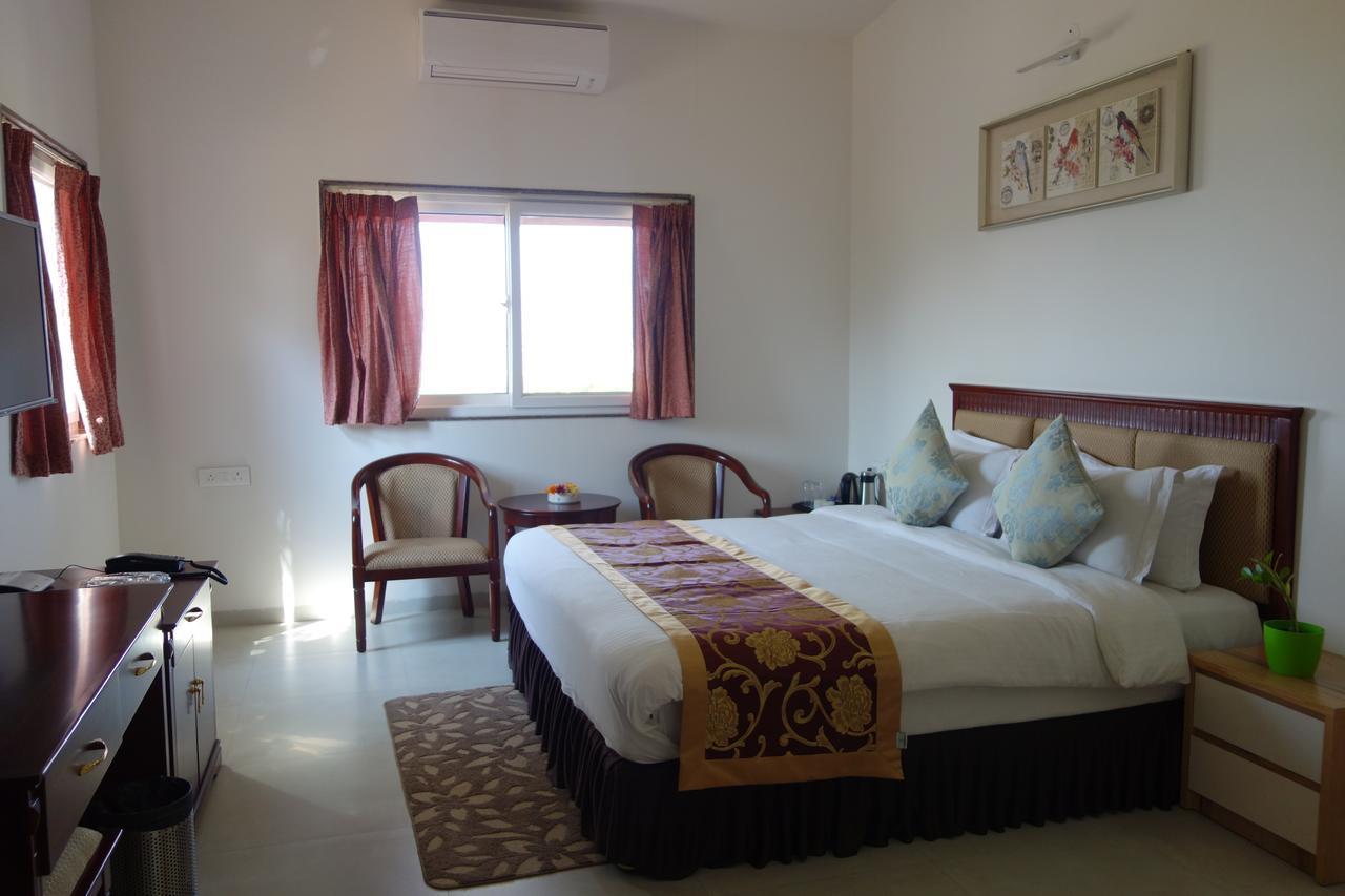 נאסיק Savana Lake Resort מראה חיצוני תמונה