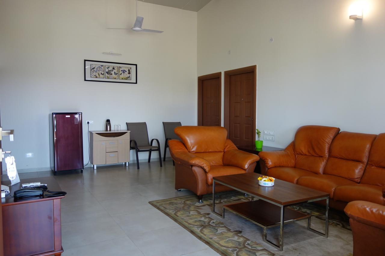 נאסיק Savana Lake Resort מראה חיצוני תמונה